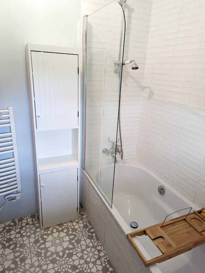 Maison Typique Bretonne Avec Toit De Chaume Camors ภายนอก รูปภาพ