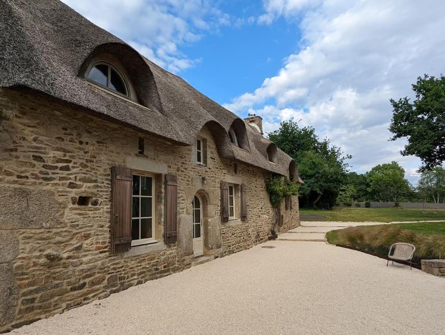 Maison Typique Bretonne Avec Toit De Chaume Camors ภายนอก รูปภาพ